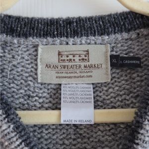 Aran Sweater Market made in Ireland 100% authentic made with wool and cashmere